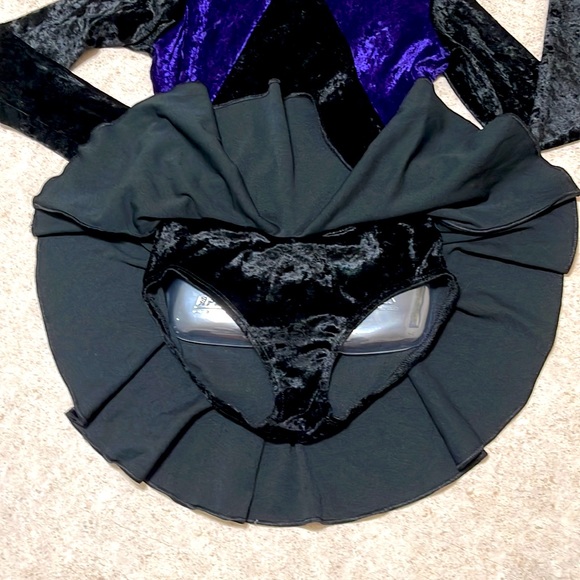 DANSKIN GIRLS CRUSHED BLACK/PURPLE VELVET SKATING/DANCING TURTLENECK BODYSUIT - Picture 3 of 8